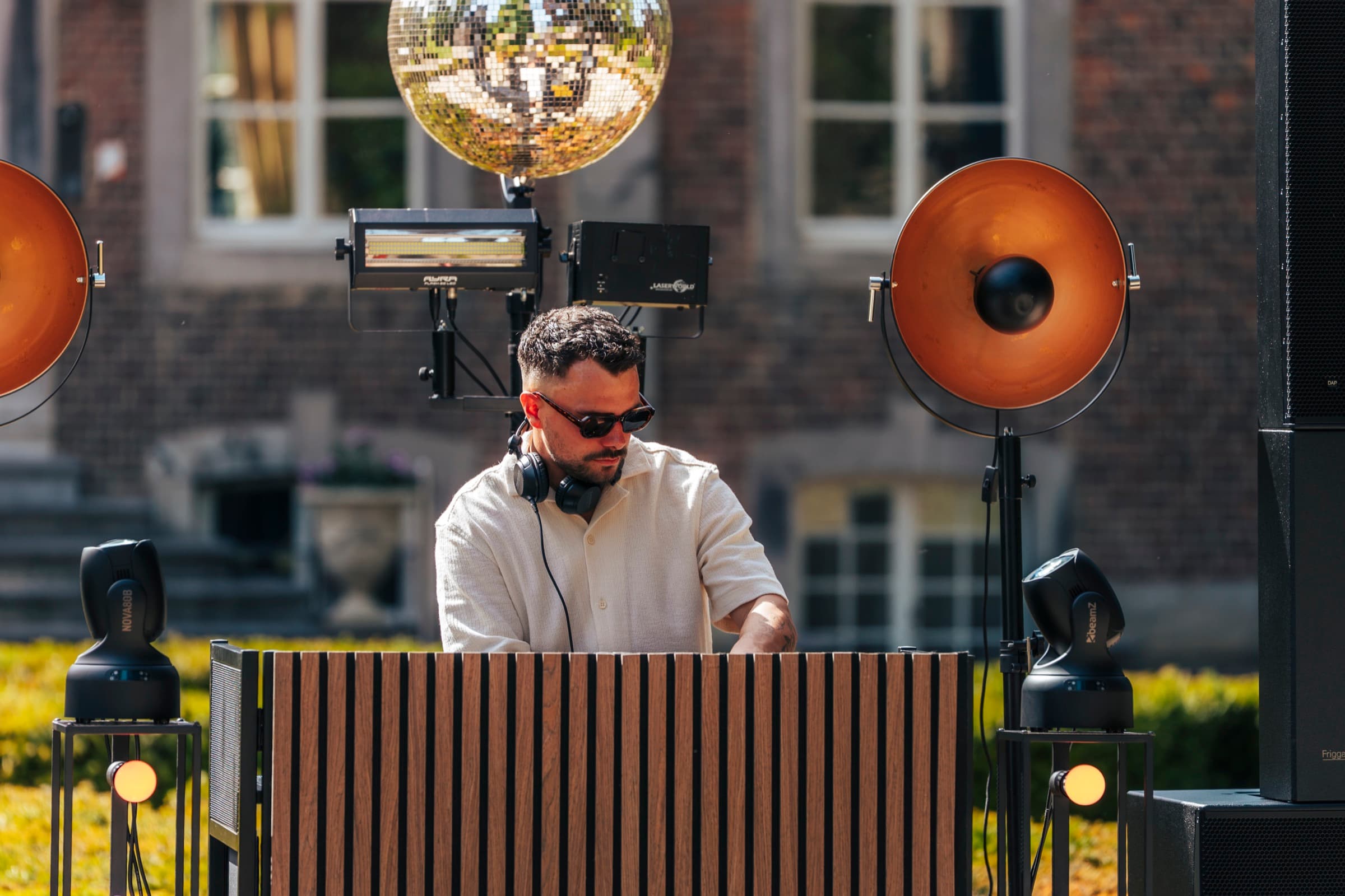 Zakelijk event met DJ en licht